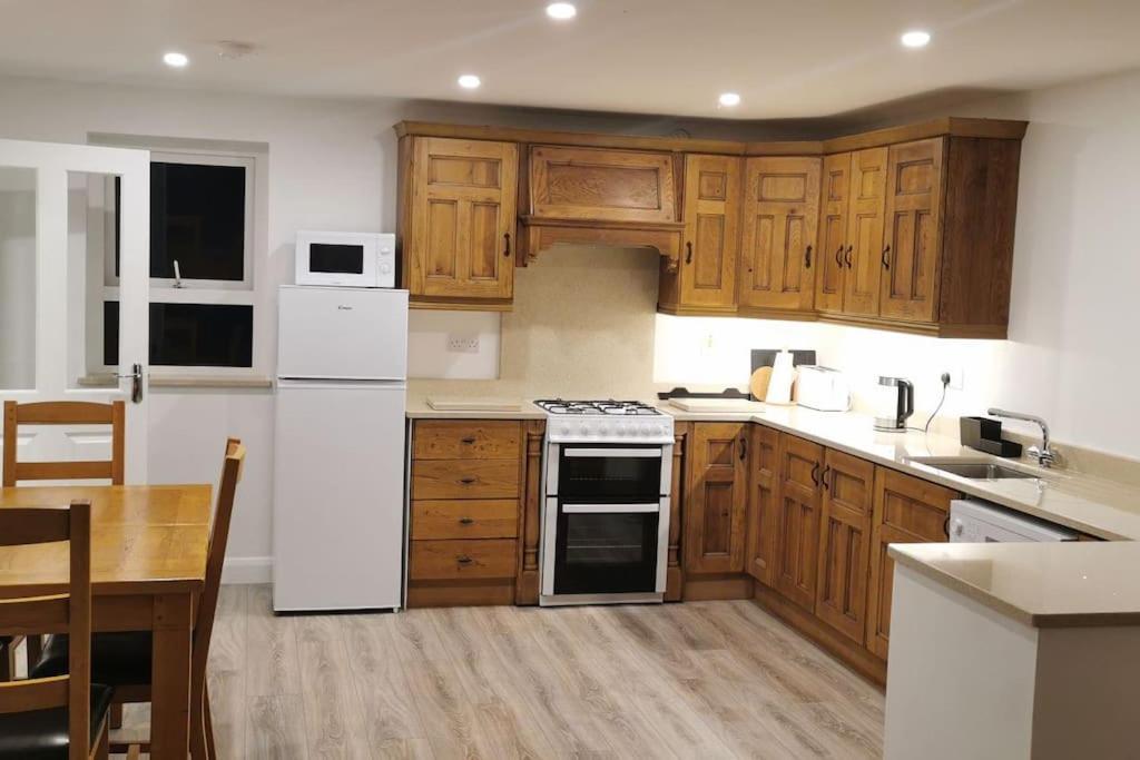Ocean Valley View Apartment Килибегс Екстериор снимка